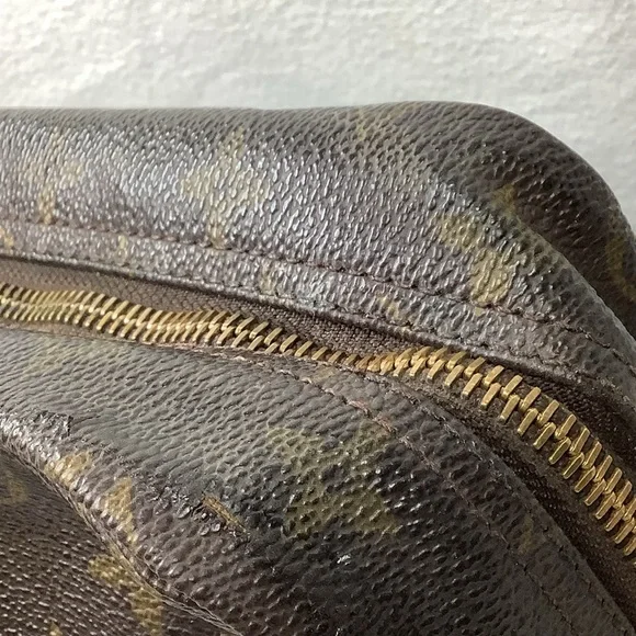 Louis Vuitton Trousse Toilette 23 - Picture 13 of 16